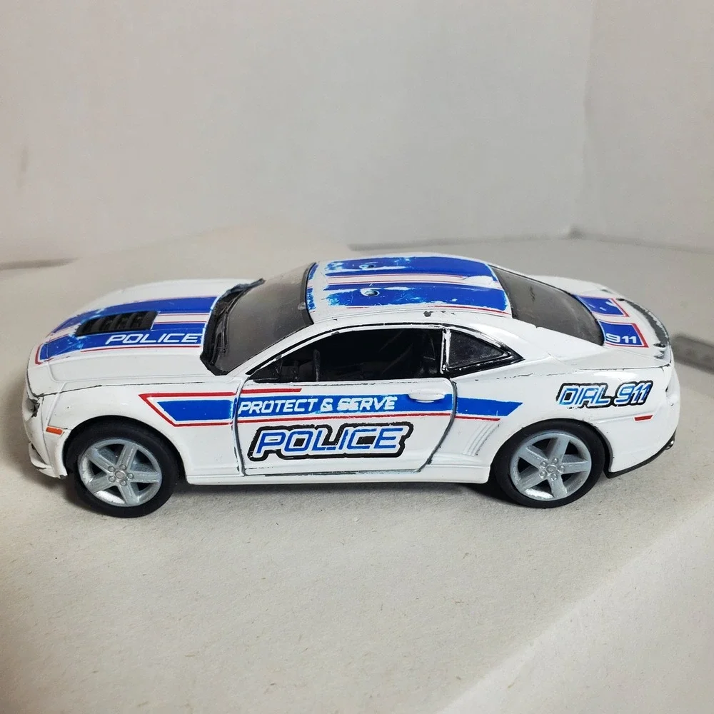 Kinsmart 2014 Chevrolet Camaro‎ Police Car 1:38 Scale Die-Cast Model